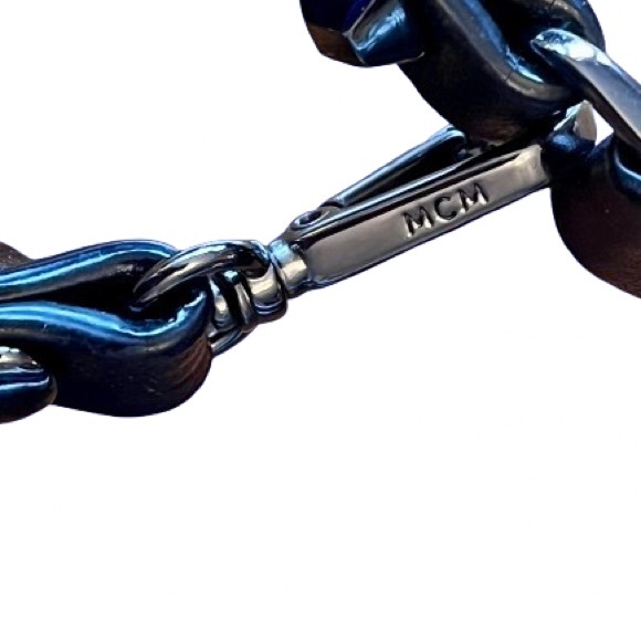 MCM Visetos Pouchette Silver *AUTHENTICATED* - Picture 6 of 10